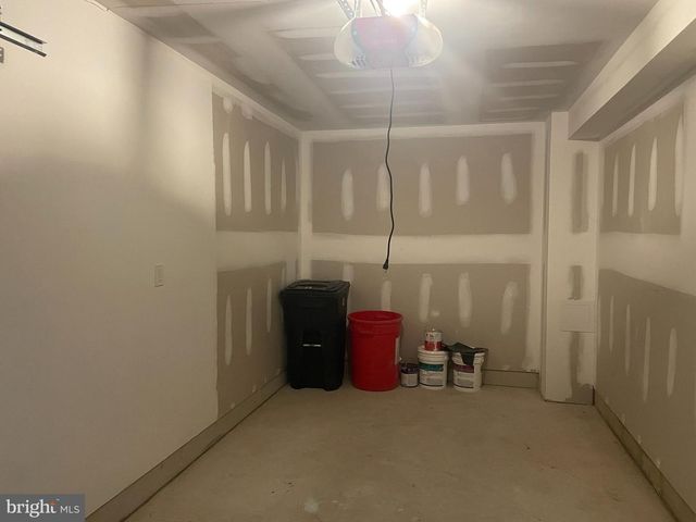 2102 E OAK RD #E2, Vineland, NJ 08361