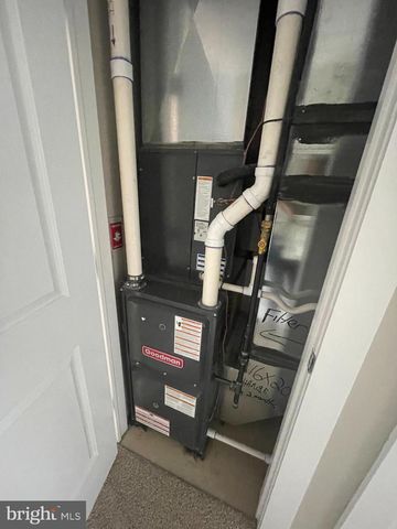 2102 E OAK RD #E2, Vineland, NJ 08361