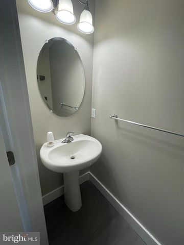 2102 E OAK RD #E2, Vineland, NJ 08361