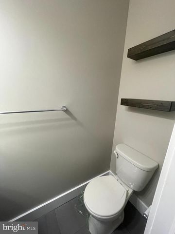 2102 E OAK RD #E2, Vineland, NJ 08361