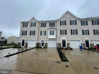 2102 E OAK RD #E2, Vineland, NJ 08361