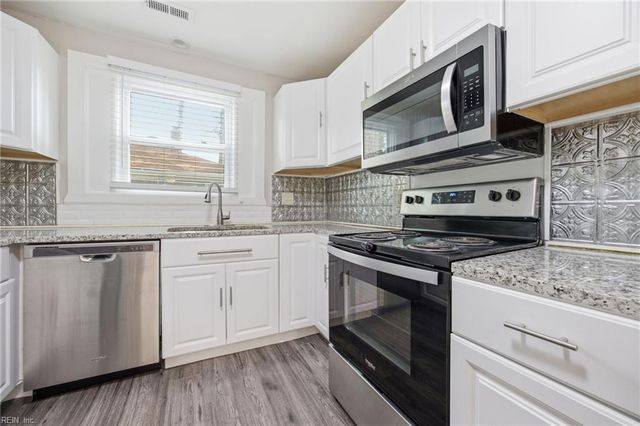 848 Townsend PL, Norfolk, VA 23502
