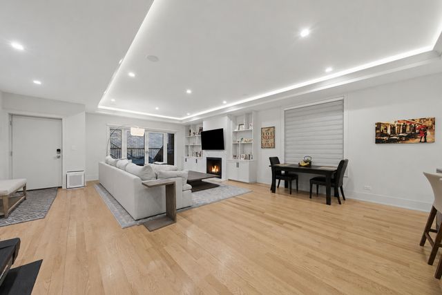 1366 W Walton Street 1E, Chicago, IL 60642