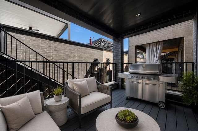 1366 W Walton Street 1E, Chicago, IL 60642