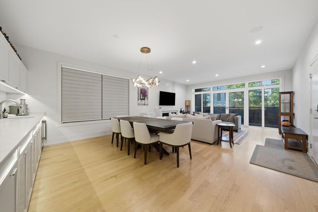 1366 W Walton Street 1E, Chicago, IL 60642