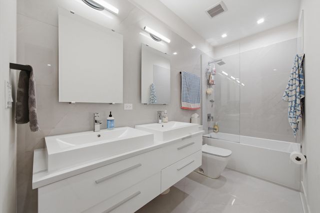1366 W Walton Street 1E, Chicago, IL 60642