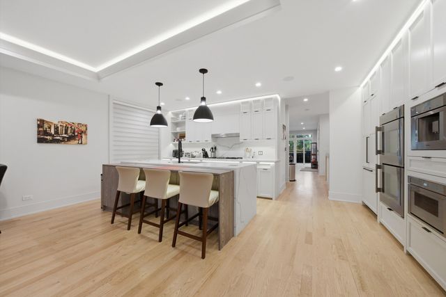1366 W Walton Street 1E, Chicago, IL 60642