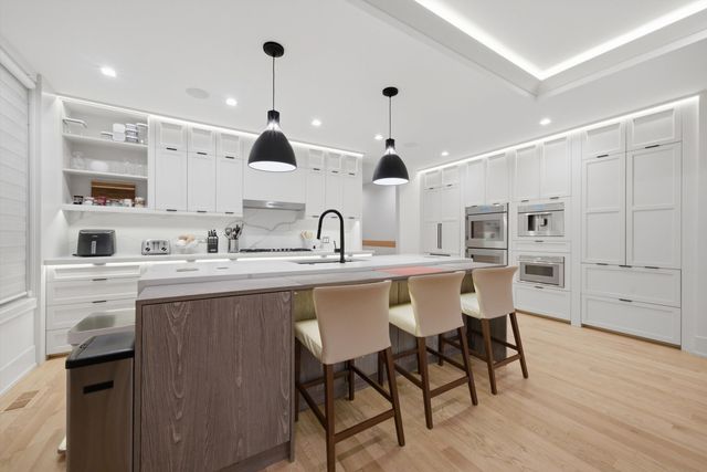1366 W Walton Street 1E, Chicago, IL 60642