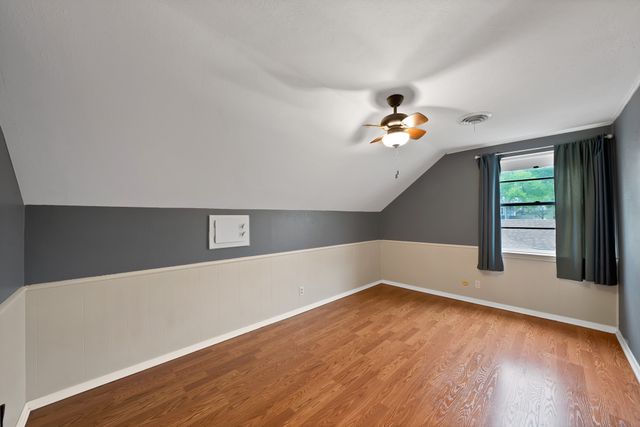 526 Waggoner Drive, Arlington, TX 76013