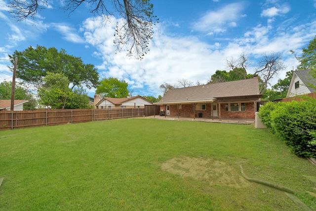 526 Waggoner Drive, Arlington, TX 76013