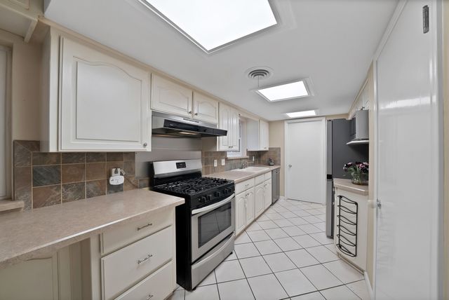 526 Waggoner Drive, Arlington, TX 76013