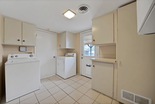 526 Waggoner Drive, Arlington, TX 76013