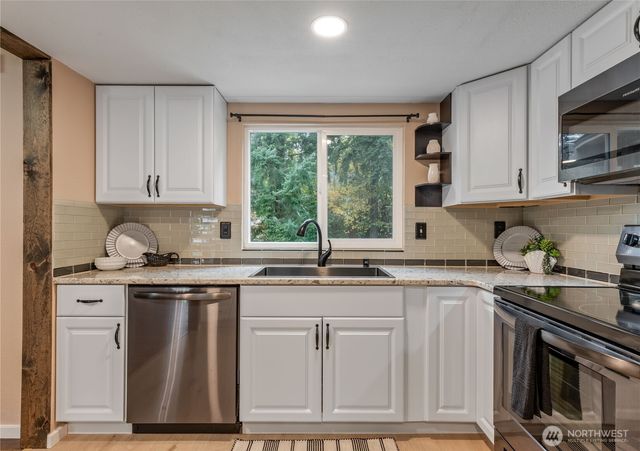 5405 E Harbor Heights Drive, Port Orchard, WA 98366