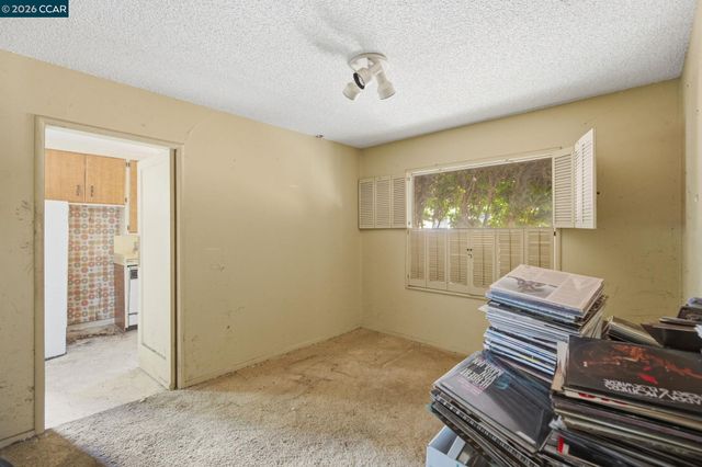 72 Murdock St, Richmond, CA 94804