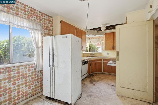 72 Murdock St, Richmond, CA 94804