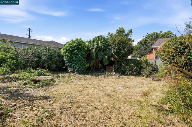 72 Murdock St, Richmond, CA 94804