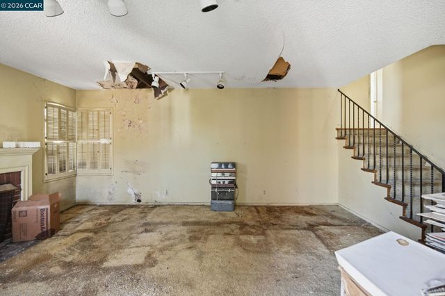 72 Murdock St, Richmond, CA 94804