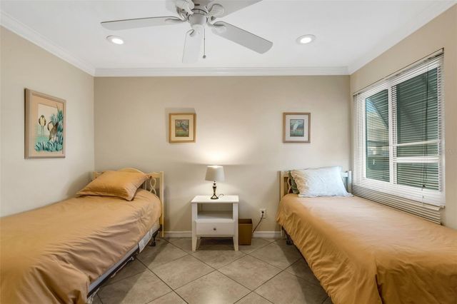 5661 MIDNIGHT PASS ROAD 401, Sarasota, FL 34242