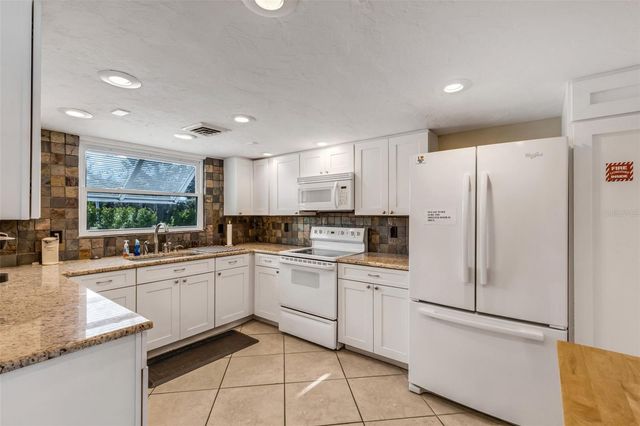 5661 MIDNIGHT PASS ROAD 401, Sarasota, FL 34242