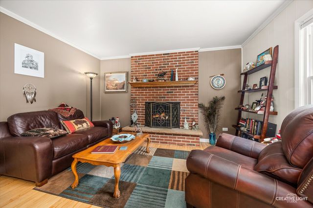 29 Tupelo Avenue, Naperville, IL 60540