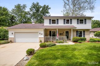 29 Tupelo Avenue, Naperville, IL 60540