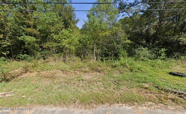 12060 S Oaklawn Lane, Biloxi, MS 39532