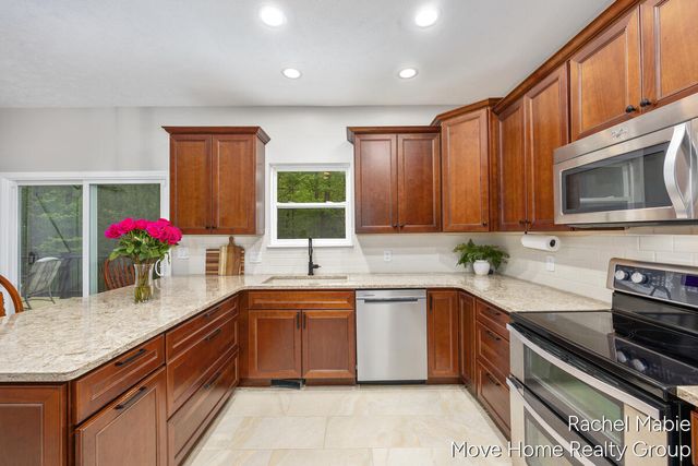 5951 Barcroft Drive SW, Wyoming, MI 49418