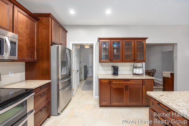 5951 Barcroft Drive SW, Wyoming, MI 49418