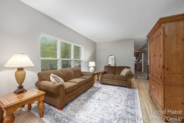 5951 Barcroft Drive SW, Wyoming, MI 49418