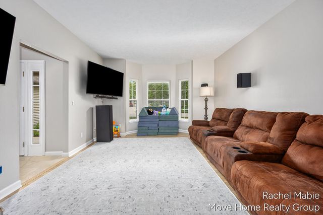 5951 Barcroft Drive SW, Wyoming, MI 49418