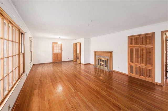 1200 W 86th Street, Kansas City, MO 64114