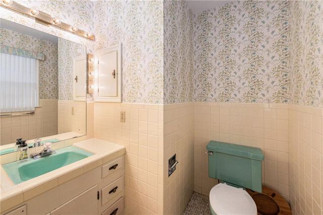 1200 W 86th Street, Kansas City, MO 64114