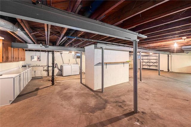 1200 W 86th Street, Kansas City, MO 64114