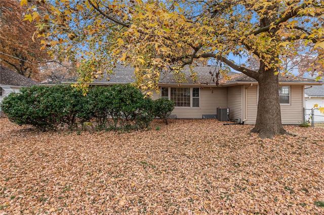 1200 W 86th Street, Kansas City, MO 64114