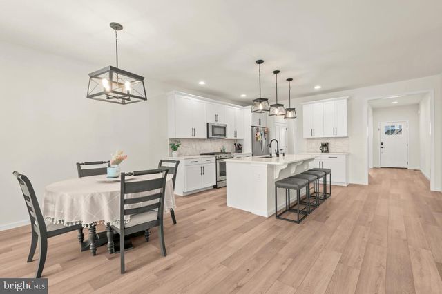 15 PATRICIA DR, Trappe, PA 19426
