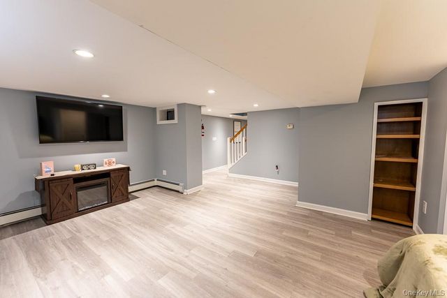 22 Oakbrook Road, Ossining, NY 10562
