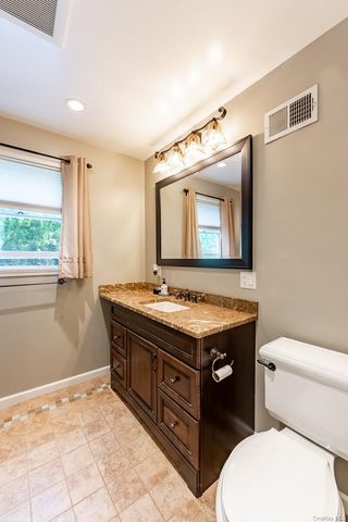 22 Oakbrook Road, Ossining, NY 10562