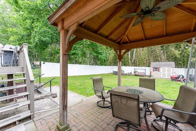 22 Oakbrook Road, Ossining, NY 10562
