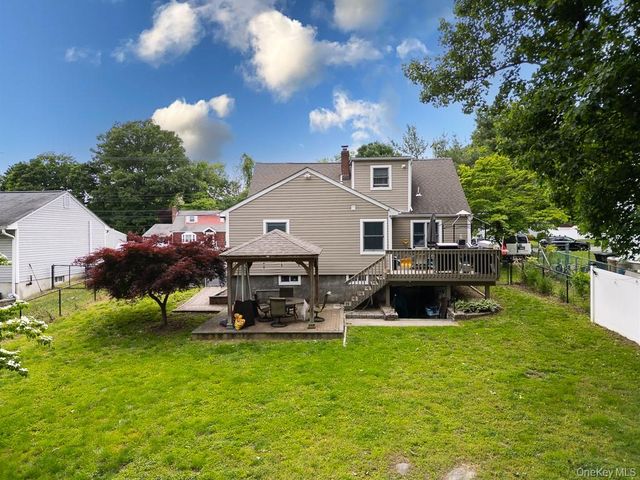 22 Oakbrook Road, Ossining, NY 10562