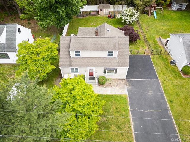 22 Oakbrook Road, Ossining, NY 10562