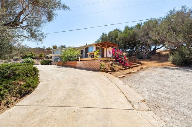 2576 Green Hills, Vista, CA 92084