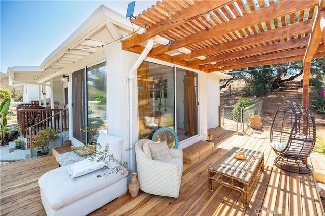 2576 Green Hills, Vista, CA 92084