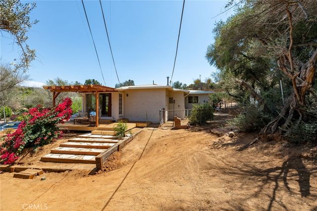 2576 Green Hills, Vista, CA 92084