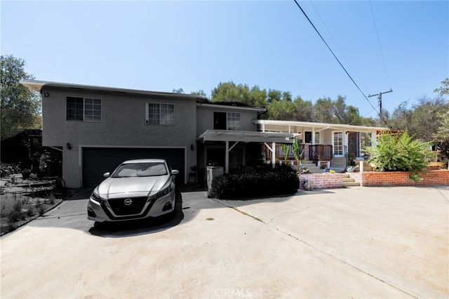 2576 Green Hills, Vista, CA 92084