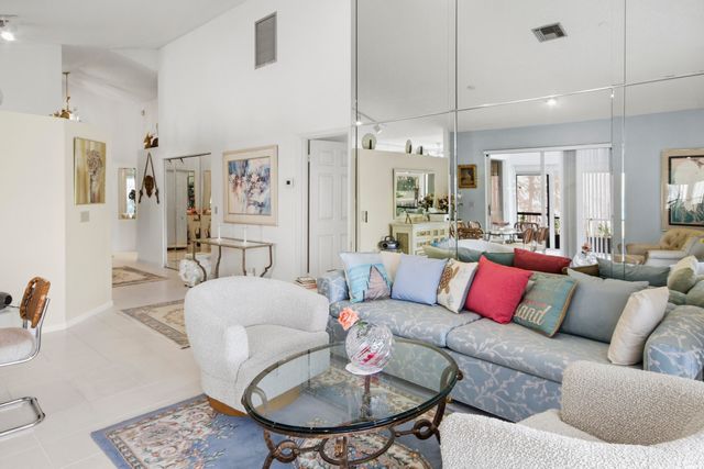 7660 Kings Ride, Boynton Beach, FL 33436