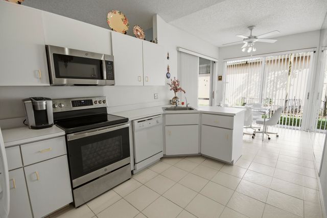 7660 Kings Ride, Boynton Beach, FL 33436