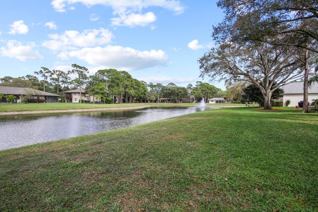 7660 Kings Ride, Boynton Beach, FL 33436