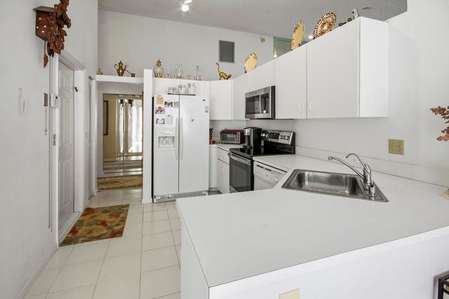 7660 Kings Ride, Boynton Beach, FL 33436