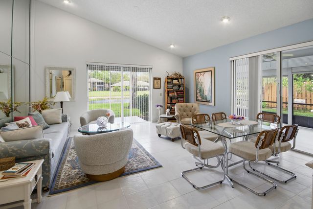 7660 Kings Ride, Boynton Beach, FL 33436