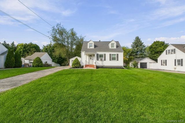 3 Kinderhook Drive, Poughkeepsie, NY 12603